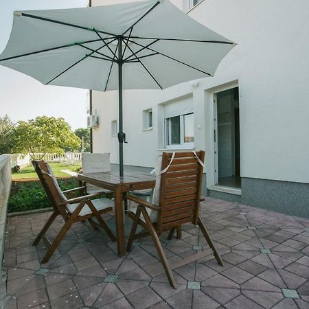 Beach Studio Apartment Tina Kastela Exterior photo