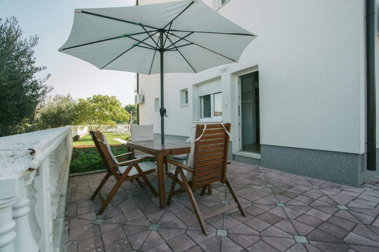 Beach Studio Apartment Tina Kastela Exterior photo